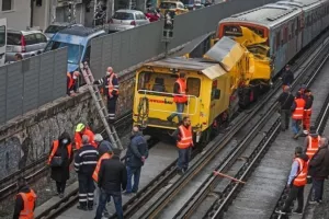 Μαύρο ξημέρωμα στην Αθήνα- Θανατηφόρα σύγκρουση στον ΗΣΑΠ (φώτος)