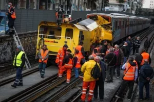 Μαύρο ξημέρωμα στην Αθήνα- Θανατηφόρα σύγκρουση στον ΗΣΑΠ (φώτος)