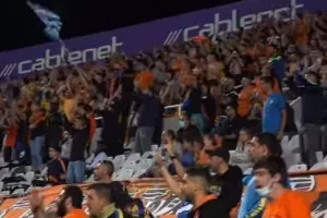 ΑΠΟΕΛ-ΑΕΛ/Η... άλλη κάμερα με παλμό από την κερκίδα
