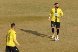 ΦΩΤΟΣ/Συνεχίζει πρώτη και αήττητη