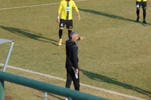 ΦΩΤΟΣ/Συνεχίζει πρώτη και αήττητη