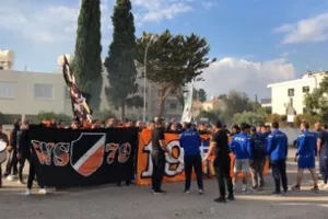 "Ντόπες" από τους Πορτοκαλί (φώτος)