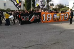 "Ντόπες" από τους Πορτοκαλί (φώτος)