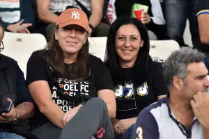 (ΦΩΤΟΣ/ΑΠΟΕΛ-ΑΕΛ) Ο κόσμος στο ΓΣΠ 