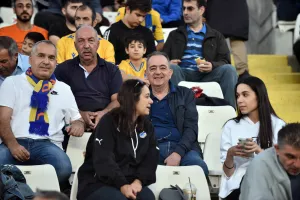 (ΦΩΤΟΣ/ΑΠΟΕΛ-ΑΕΛ) Ο κόσμος στο ΓΣΠ 
