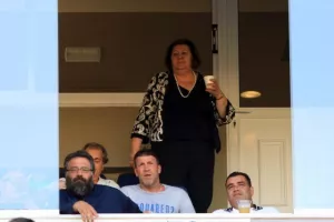 Πρώτο συναπάντημα μετά το ιστορικό… θρίλερ! (Φώτος/Βίντεο)