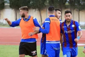 Πρώτο συναπάντημα μετά το ιστορικό… θρίλερ! (Φώτος/Βίντεο)