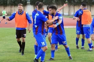 Πρώτο συναπάντημα μετά το ιστορικό… θρίλερ! (Φώτος/Βίντεο)
