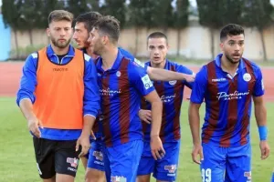 Πρώτο συναπάντημα μετά το ιστορικό… θρίλερ! (Φώτος/Βίντεο)