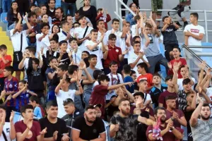 Πρώτο συναπάντημα μετά το ιστορικό… θρίλερ! (Φώτος/Βίντεο)