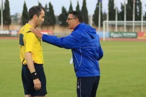 Πρώτο συναπάντημα μετά το ιστορικό… θρίλερ! (Φώτος/Βίντεο)