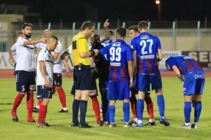 Πρώτο συναπάντημα μετά το ιστορικό… θρίλερ! (Φώτος/Βίντεο)
