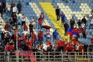 Πρώτο συναπάντημα μετά το ιστορικό… θρίλερ! (Φώτος/Βίντεο)