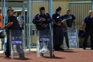 Πρώτο συναπάντημα μετά το ιστορικό… θρίλερ! (Φώτος/Βίντεο)