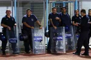Πρώτο συναπάντημα μετά το ιστορικό… θρίλερ! (Φώτος/Βίντεο)
