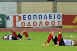 Πρώτο συναπάντημα μετά το ιστορικό… θρίλερ! (Φώτος/Βίντεο)
