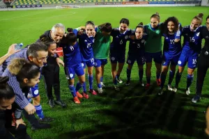 ΒΙΝΤΕΟ/ΦΩΤΟΣ - Έστησαν πάρτι μετά τον βαθμό!
