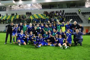 ΒΙΝΤΕΟ/ΦΩΤΟΣ - Έστησαν πάρτι μετά τον βαθμό!