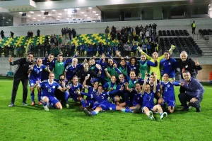 ΒΙΝΤΕΟ/ΦΩΤΟΣ - Έστησαν πάρτι μετά τον βαθμό!