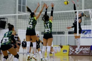 "Κυανόλευκο" το Βαρωσιώτικο μετά από 43 χρόνια (ΑΠΟΤΕΛΕΣΜΑΤΑ/φώτος)