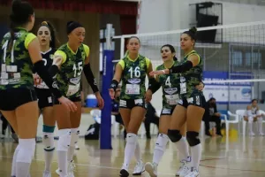 "Κυανόλευκο" το Βαρωσιώτικο μετά από 43 χρόνια (ΑΠΟΤΕΛΕΣΜΑΤΑ/φώτος)