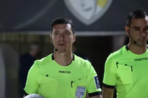 Εκτός τόπου και εκτός... γηπέδου!