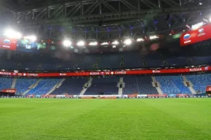 Συντριβή με μισή ντουζίνα... στην "Gazprom Arena" (Φώτος)