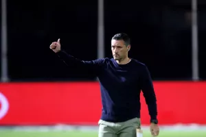 ΕΠΙΣΤΡΕΦΕΙ/ΑΕΛ