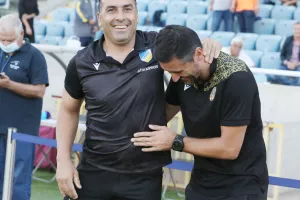 Πειράγματα τα... φιλαράκια! (φώτος)