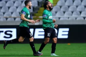 Το γύρισε με Γκουστάβο και βλέπει... ψηλά! (φώτος)