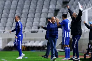 Επιστρέφει; (Ανόρθωση)