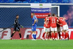 Συντριβή με μισή ντουζίνα... στην "Gazprom Arena" (Φώτος)