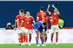 Συντριβή με μισή ντουζίνα... στην "Gazprom Arena" (Φώτος)