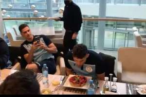 Έσβησε τα κεράκια στη Ρωσία ο Νικ! (βίντεο)