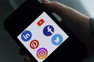Έπεσε το Instagram/Προβλήματα σε Facebook και Messenger