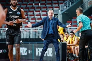 "Θα φτιάξω την ομάδα, ο τρόπος που παίξαμε με κάνει σκεπτικό"