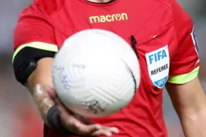 Σφυρίζουν... Κουμής και Σολωμού/ Κύπριοι στο VAR