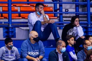 Όταν παίζει η Εθνική όλοι πρέπει να είναι παρόντες...
