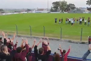 Παίκτες και κόσμος έγιναν... ΕΝΑ! (Βίντεο)