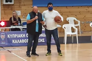 ΒΙΝΤΕΟ: Ψυχαγωγία στο ημίχρονο / Όποιος ευστοχήσει  απ'το κέντρο 