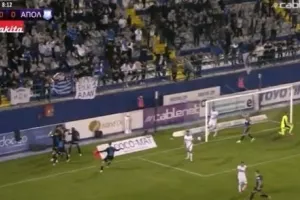 (ΒΙΝΤΕΟ) Άνοιξε το σκορ με κεφαλιά ο Νταμπό! 