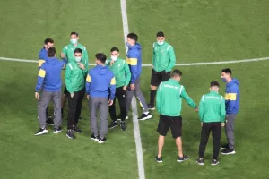 «Γαλαζοκίτρινοι» και «πράσινοι» αγκαλιάστηκαν πριν το ματς! 