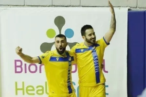 Οχτάρα του ΑΠΟΕΛ στην ΑΕΛ! (φώτος)