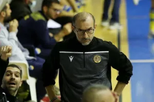 Οχτάρα του ΑΠΟΕΛ στην ΑΕΛ! (φώτος)