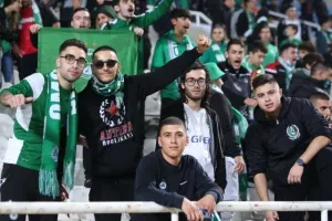Το "αιώνιο" στις εξέδρες/ΦΩΤΟΡΕΠΟΡΤΑΖ