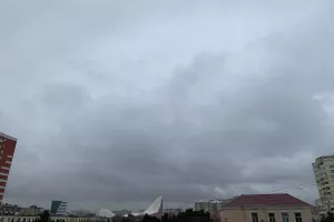 Τσουχτερό κρύο στο Μπακού (φώτος/βίντεο)