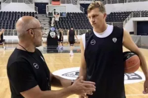  «Έχω ακούσει τρελά πράγματα για την ατμόσφαιρα με Άρη»