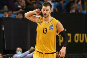Αντιπροσωπεία της ΑΕΚ επισκέφτηκε την οικογένεια του Γέλοβατς