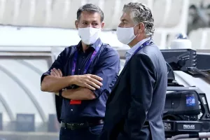 Η κάθοδος Παπασταύρου...