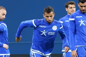 Αναμένει το ντεμπούτο του ο Ραφαήλ
